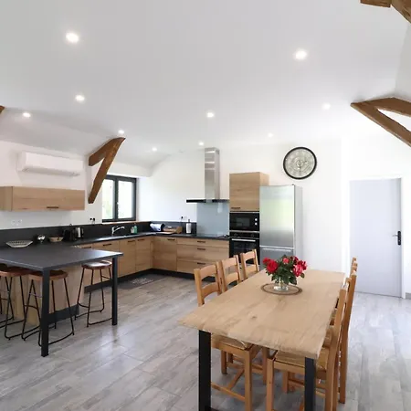 Holiday home Renove Avec Terrasse, Climatisation Et Animaux Acceptes - Fr-1-742-294 *